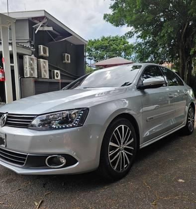 VOLKSWAGEN JETTA 2.0 TSI HIGHLINE 200CV GASOLINA 4P TIPTRONIC